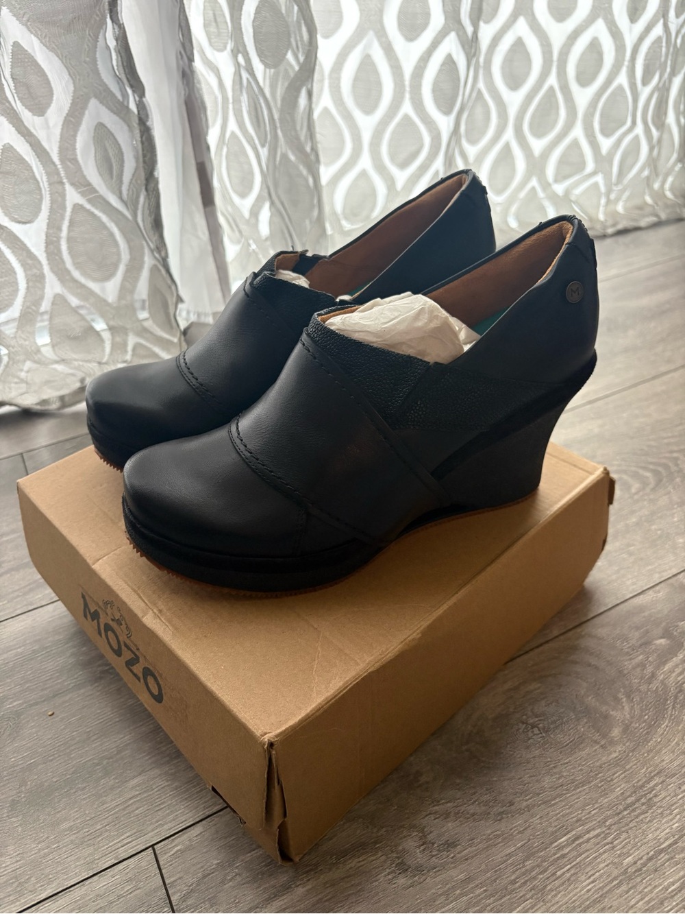 Women's MOZO Size 8.5 Black Wedge Slip-On Shoes with Cushioned Support